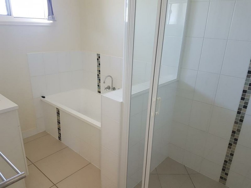 8 Fillwood Court, Gracemere QLD 4702