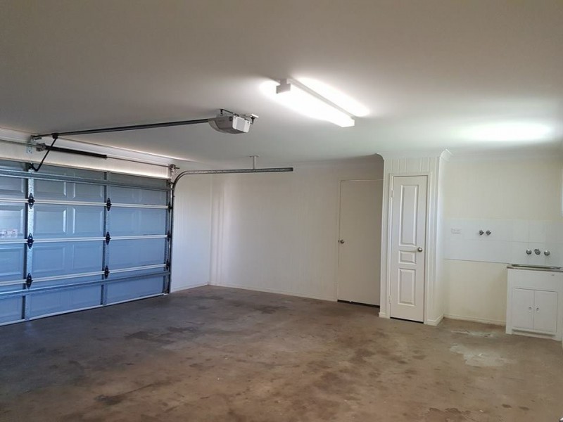 8 Fillwood Court, Gracemere QLD 4702