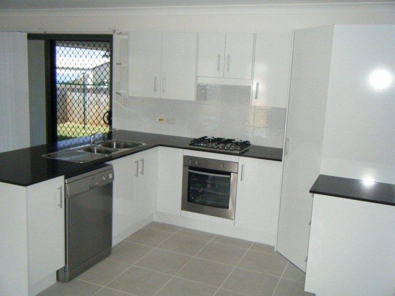34 Lucas Street, Gracemere QLD 4702