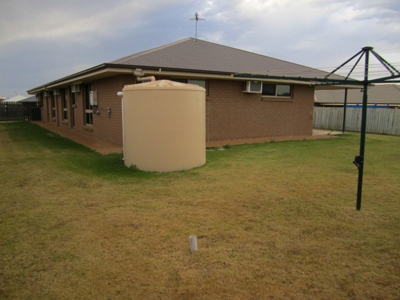 25 Joseph Street, Gracemere QLD 4702