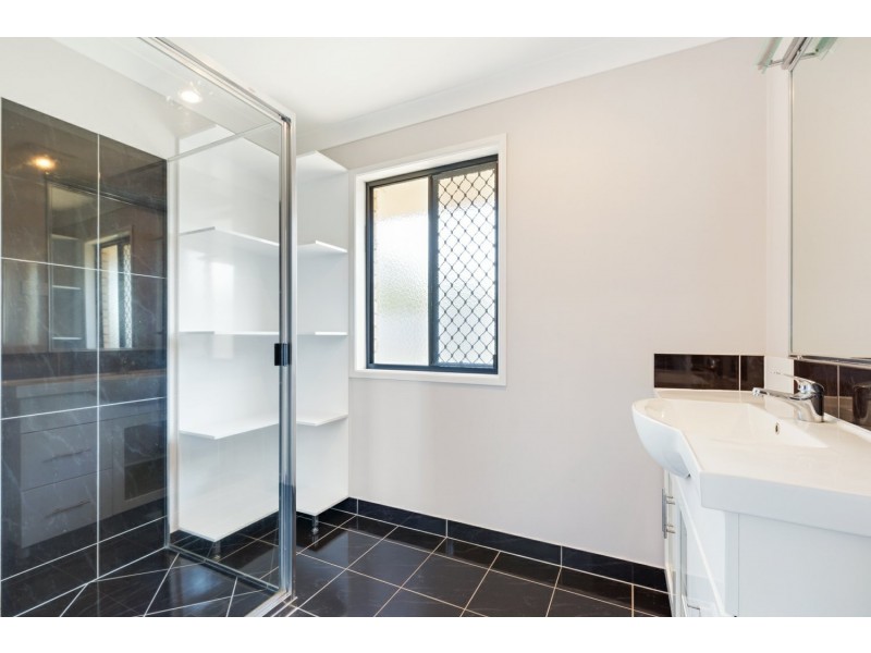 28 Riley Drive, Gracemere QLD 4702