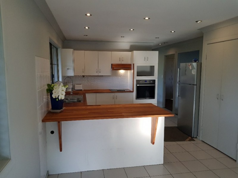 1038 Belmont Road, Glendale QLD 4711