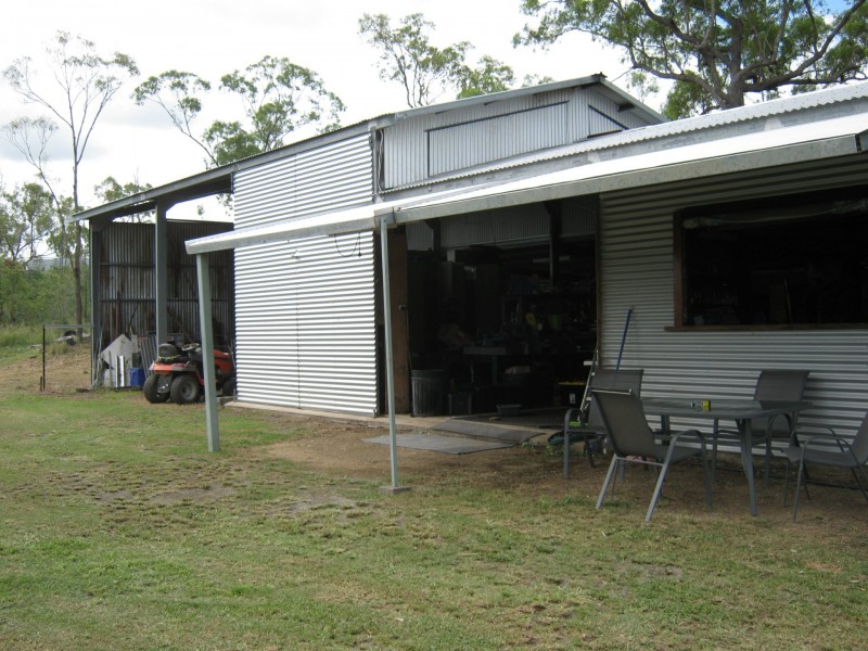 1038 Belmont Road, Glendale QLD 4711