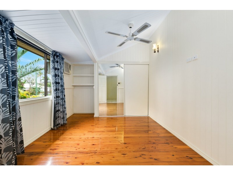 99 Livingstone Street, Berserker QLD 4701