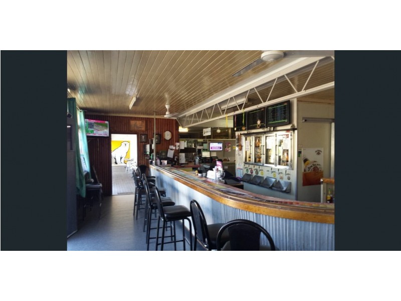 Railway Hotel/90 James Street, Mount Morgan QLD 4714