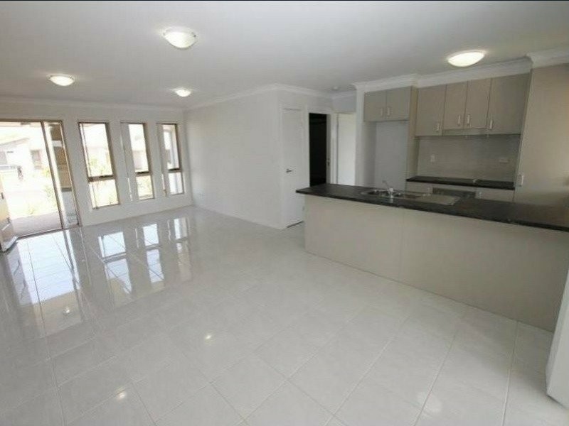 8 Taramoore Road, Gracemere QLD 4702