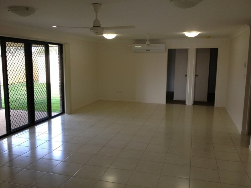 25 Jane Crescent, Gracemere QLD 4702