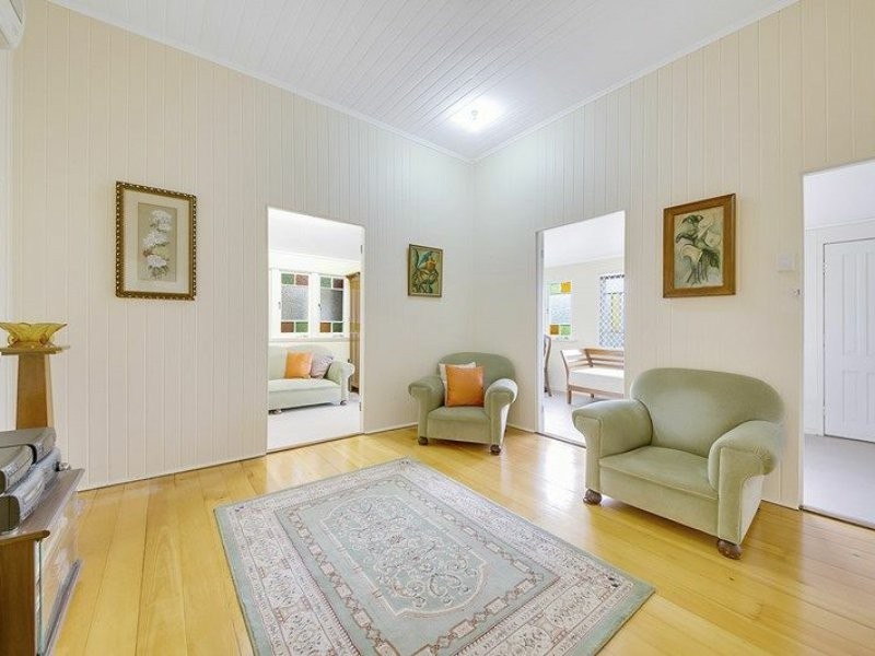 13 Bourke Street, Park Avenue QLD 4701