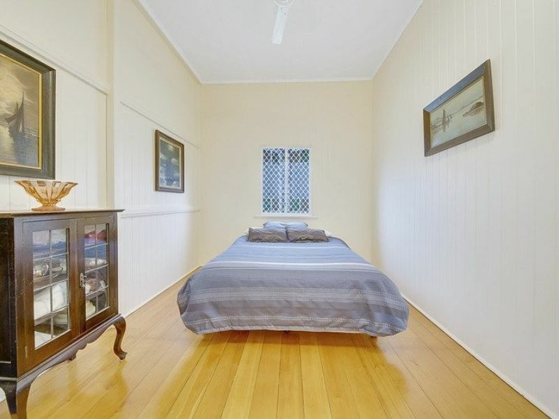 13 Bourke Street, Park Avenue QLD 4701