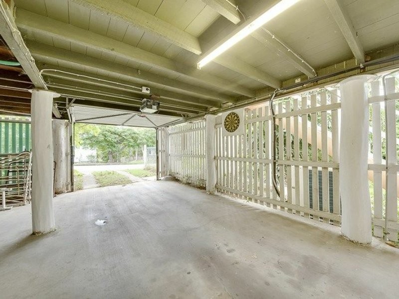 13 Bourke Street, Park Avenue QLD 4701