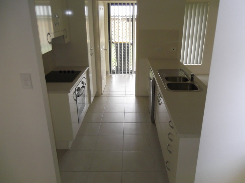 8 Jamieson Street, Gracemere QLD 4702