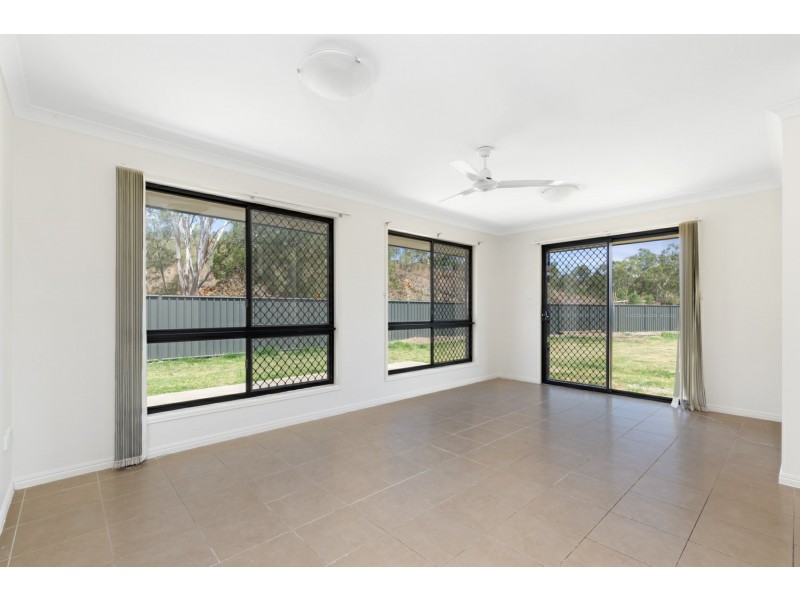 2 Gordon Lane, Mount Morgan QLD 4714