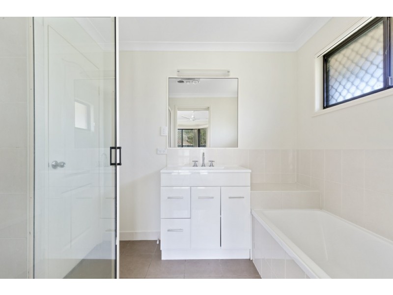 2 Gordon Lane, Mount Morgan QLD 4714