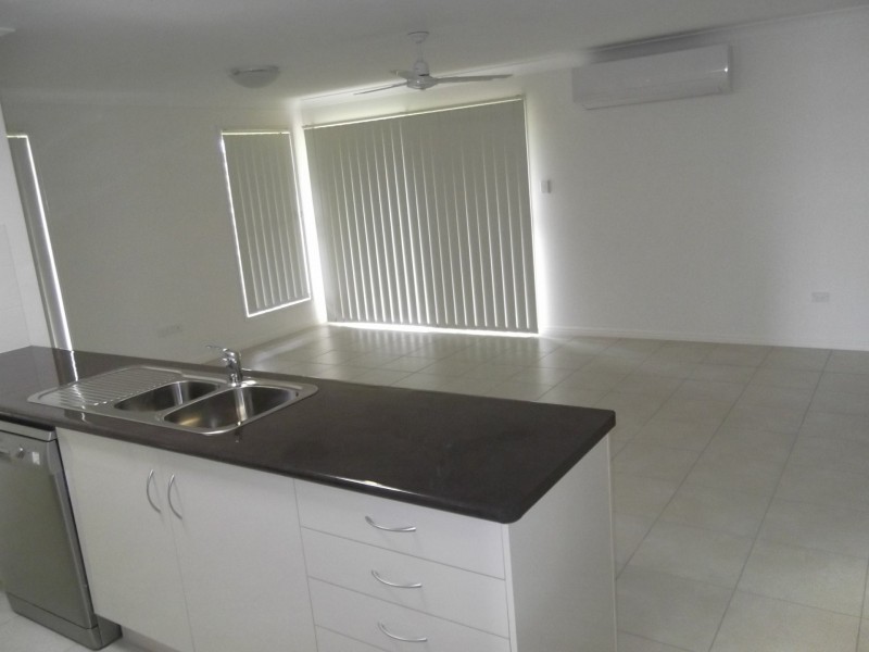 23 Cherryfield Road, Gracemere QLD 4702