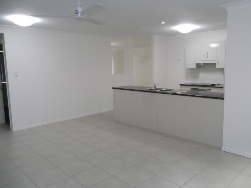 23 Cherryfield Road, Gracemere QLD 4702