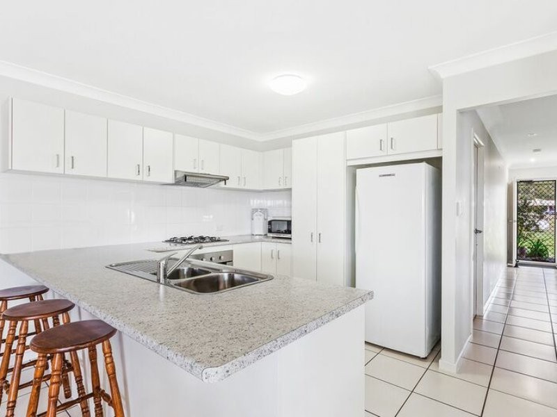 8 Press Court, Gracemere QLD 4702