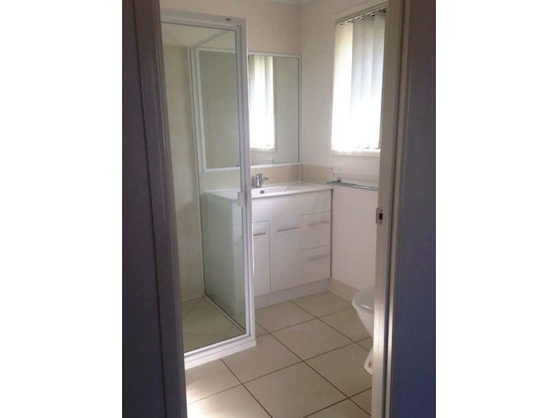 16 Owen Avenue, Gracemere QLD 4702