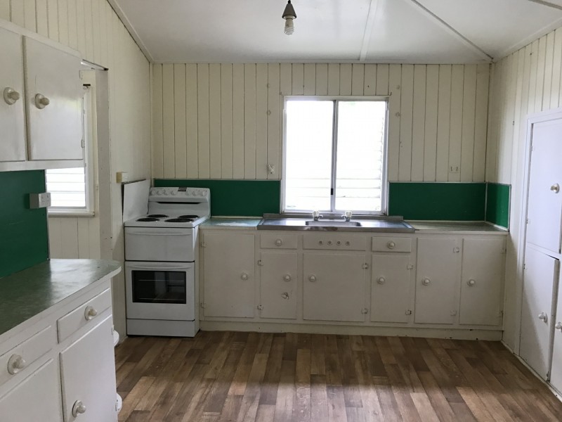 5 Dean Street, Berserker QLD 4701