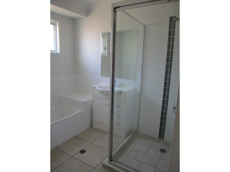 14 Violet Drive, Gracemere QLD 4702