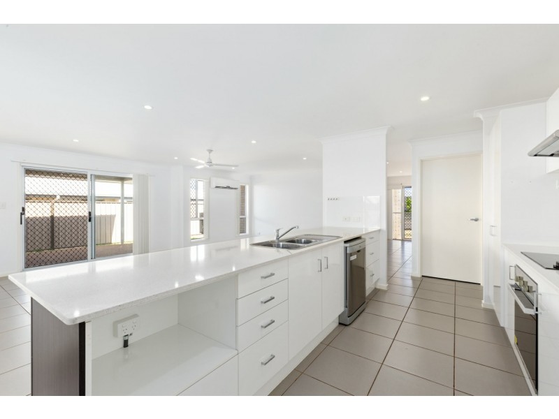 4 Irwin Street, Gracemere QLD 4702