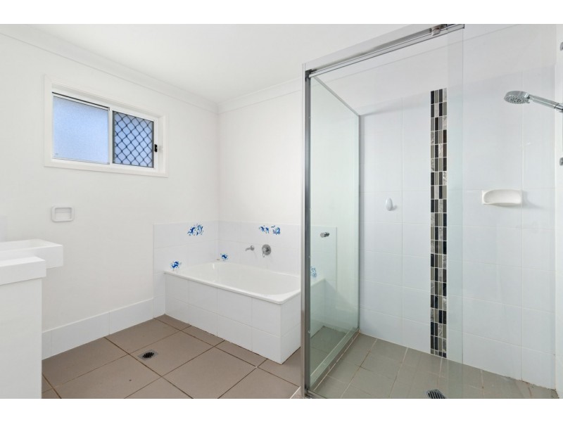 4 Irwin Street, Gracemere QLD 4702