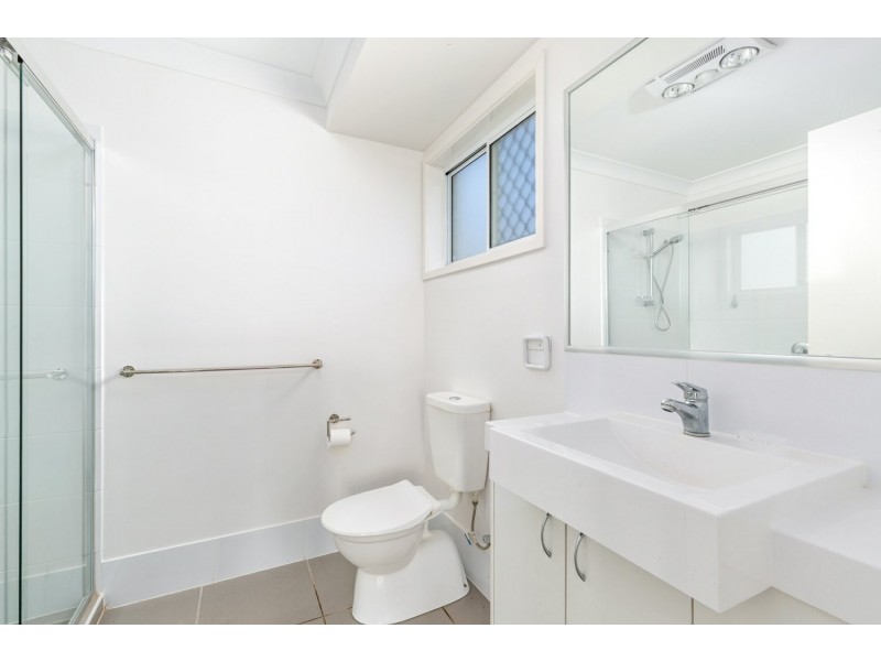 4 Irwin Street, Gracemere QLD 4702