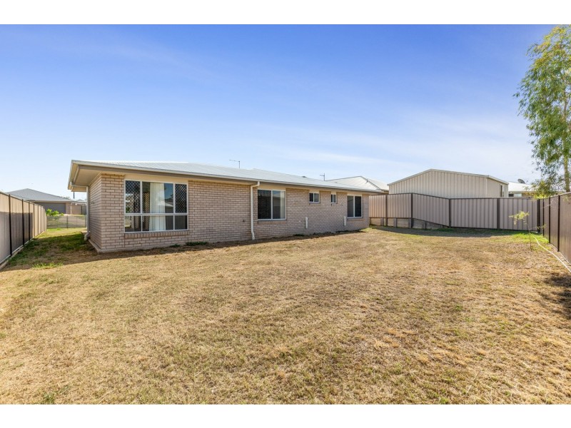 4 Irwin Street, Gracemere QLD 4702