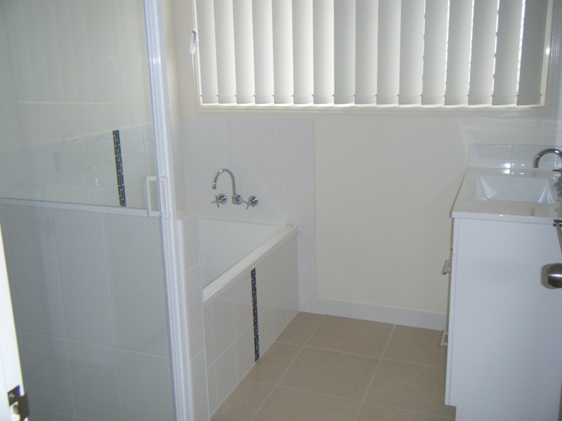54 Lucas Street, Gracemere QLD 4702