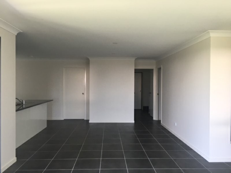 4 Bronco Crescent, Gracemere QLD 4702