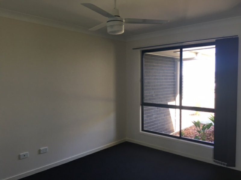 4 Bronco Crescent, Gracemere QLD 4702