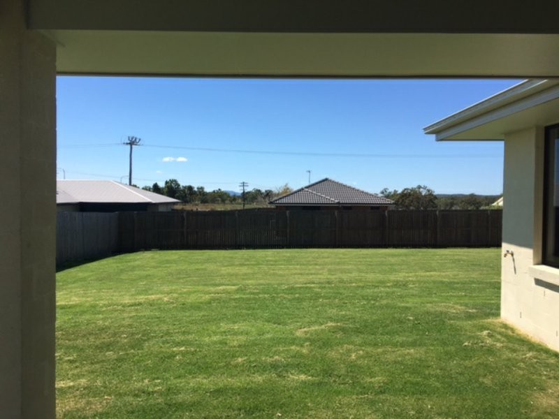 4 Bronco Crescent, Gracemere QLD 4702