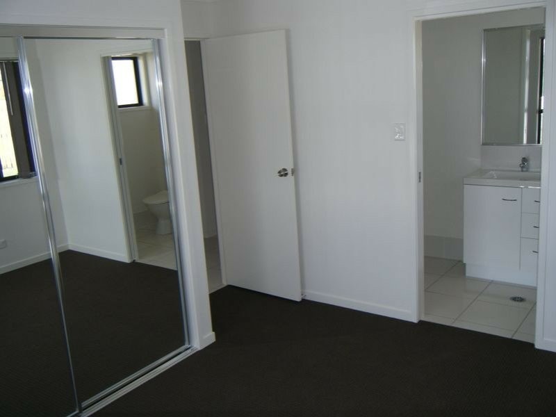 22 Angela Court, Gracemere QLD 4702