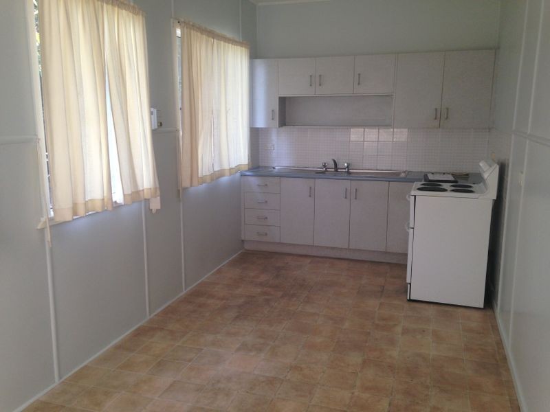 2/186 North Street, The Range QLD 4700