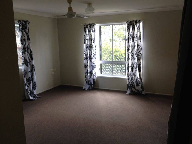 1/2 Buntain Street, Kawana QLD 4701