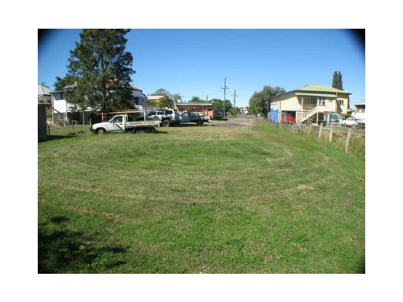 8 Main Street, Rockhampton QLD 4700