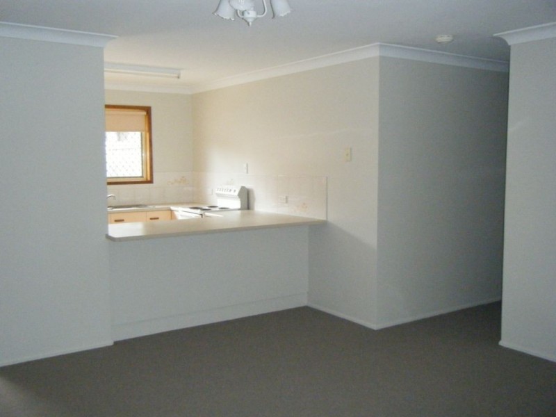 Unit 4/232 Farm Street, Kawana QLD 4701