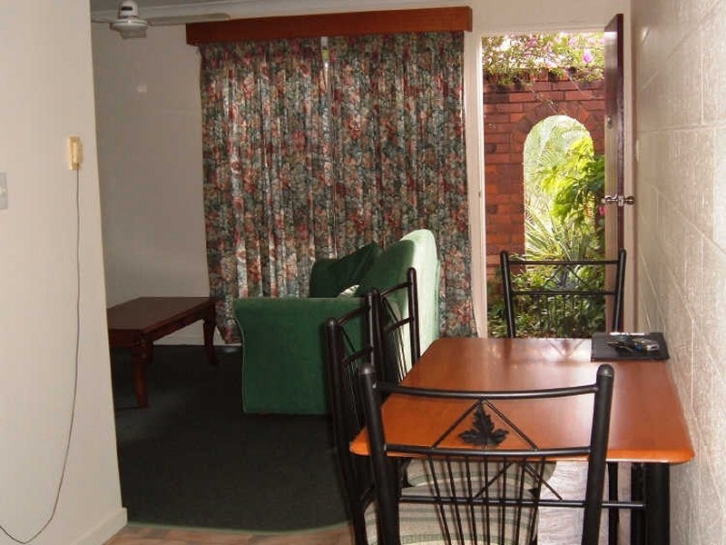 2/260 Carpenter Street, Frenchville QLD 4701