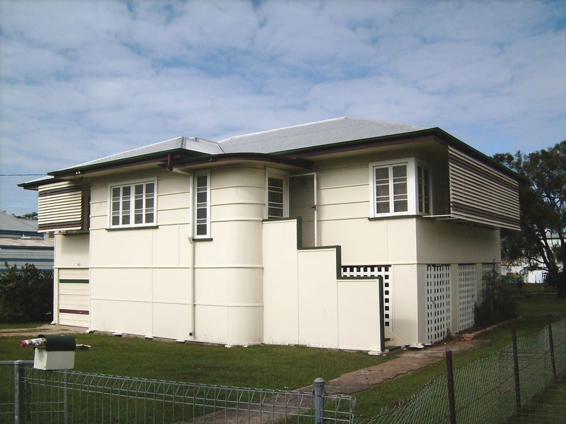 42 Lucas Street, Berserker QLD 4701