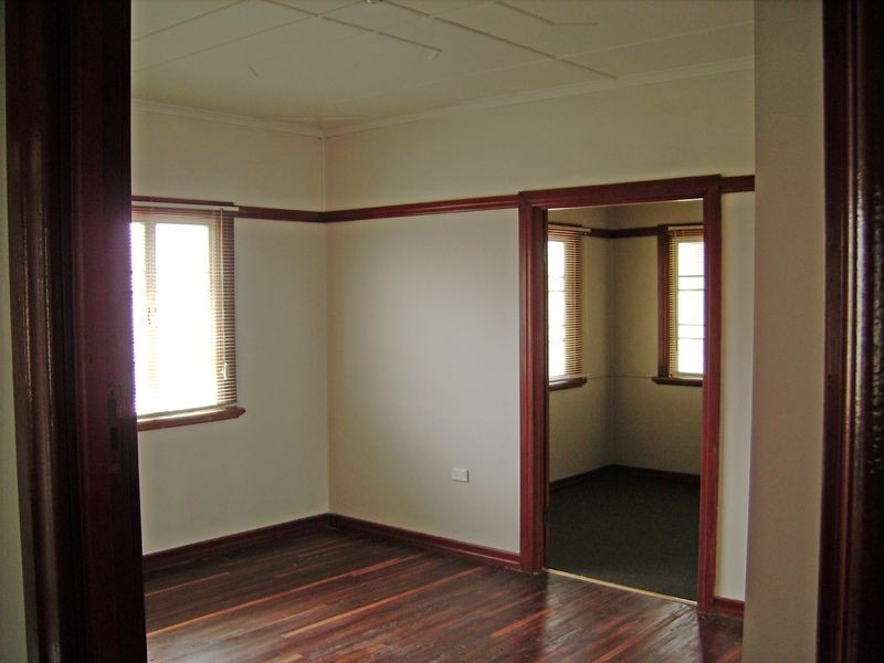 42 Lucas Street, Berserker QLD 4701