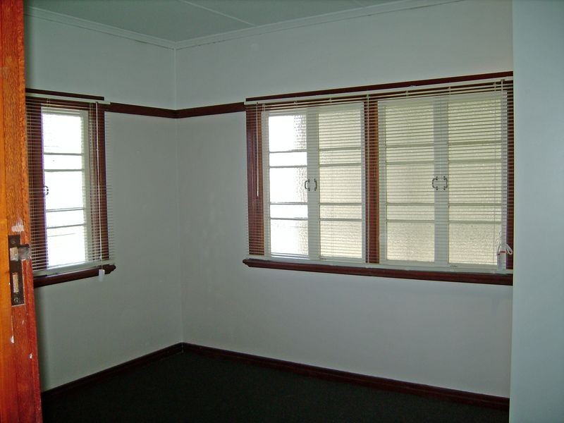 42 Lucas Street, Berserker QLD 4701