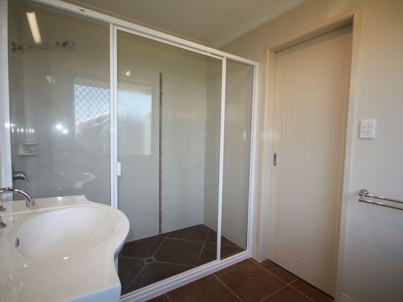 13 Joseph Street, Gracemere QLD 4702