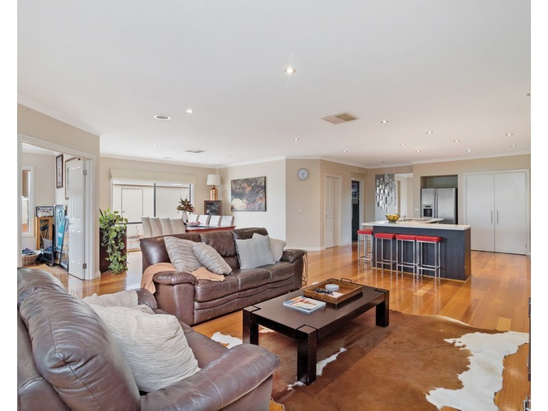 6 The Elms Boulevard, Kilmore VIC 3764