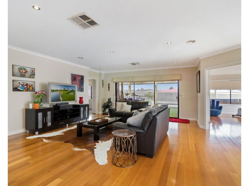 6 The Elms Boulevard, Kilmore VIC 3764