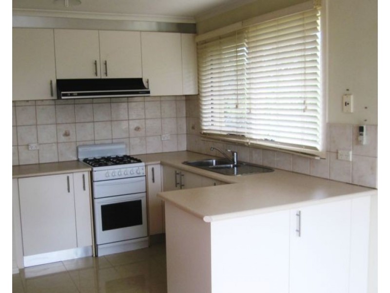 1/21 Chalcot Drive, Endeavour Hills VIC 3802