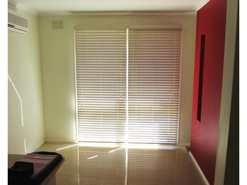 1/21 Chalcot Drive, Endeavour Hills VIC 3802