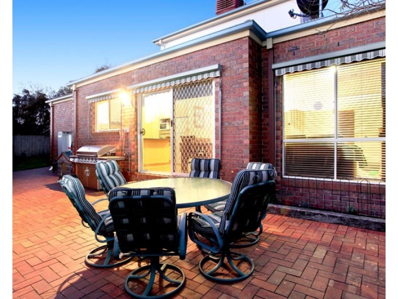 23 St Laurent Rise, Knoxfield VIC 3180