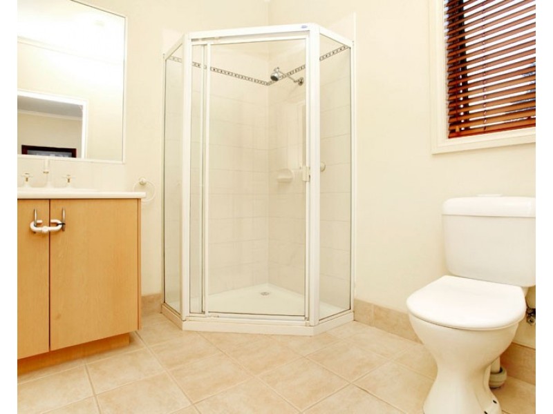 23 St Laurent Rise, Knoxfield VIC 3180