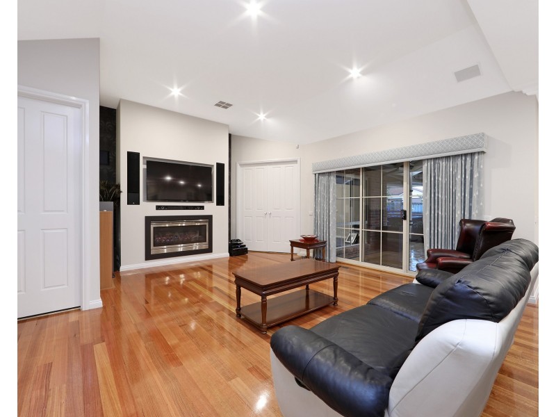 5 Grange Drive, Lysterfield VIC 3156