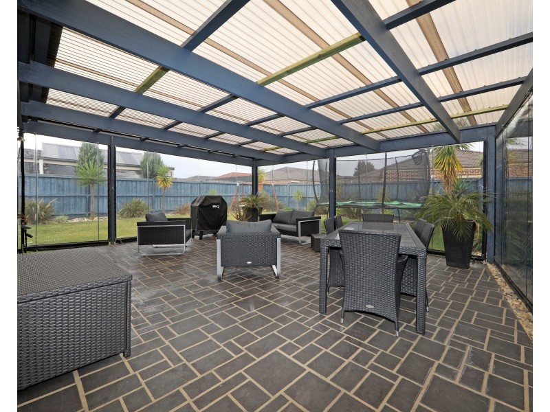 17 Banyalla Place, Rowville VIC 3178