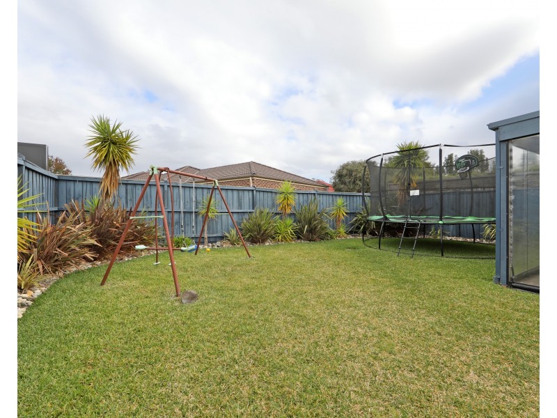 17 Banyalla Place, Rowville VIC 3178